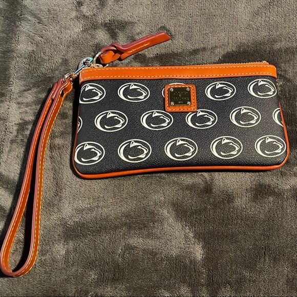 Dooney & Bourke Penn State Wristlet Brand New - Picture 1 of 6